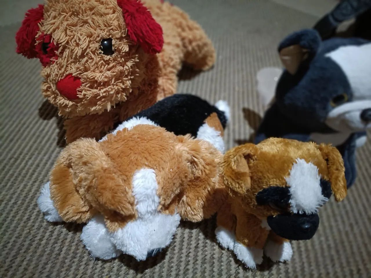Pelúcias Cachorrinhos. Kit com 4 peças. - Foto 4