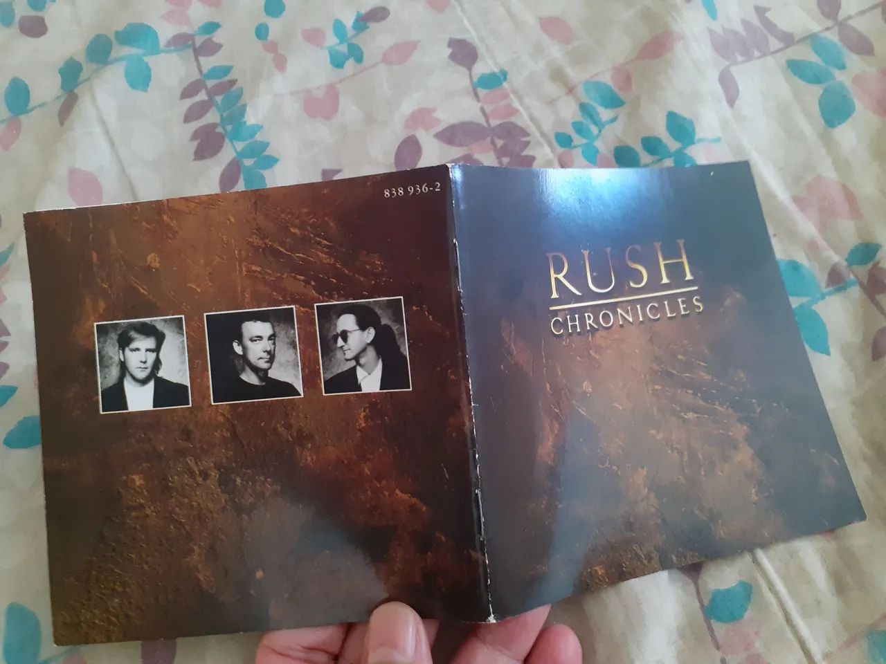 ENCARTE DO CD RUSH CHRONICLES LEIA O ANÚNCIO  - Foto 5