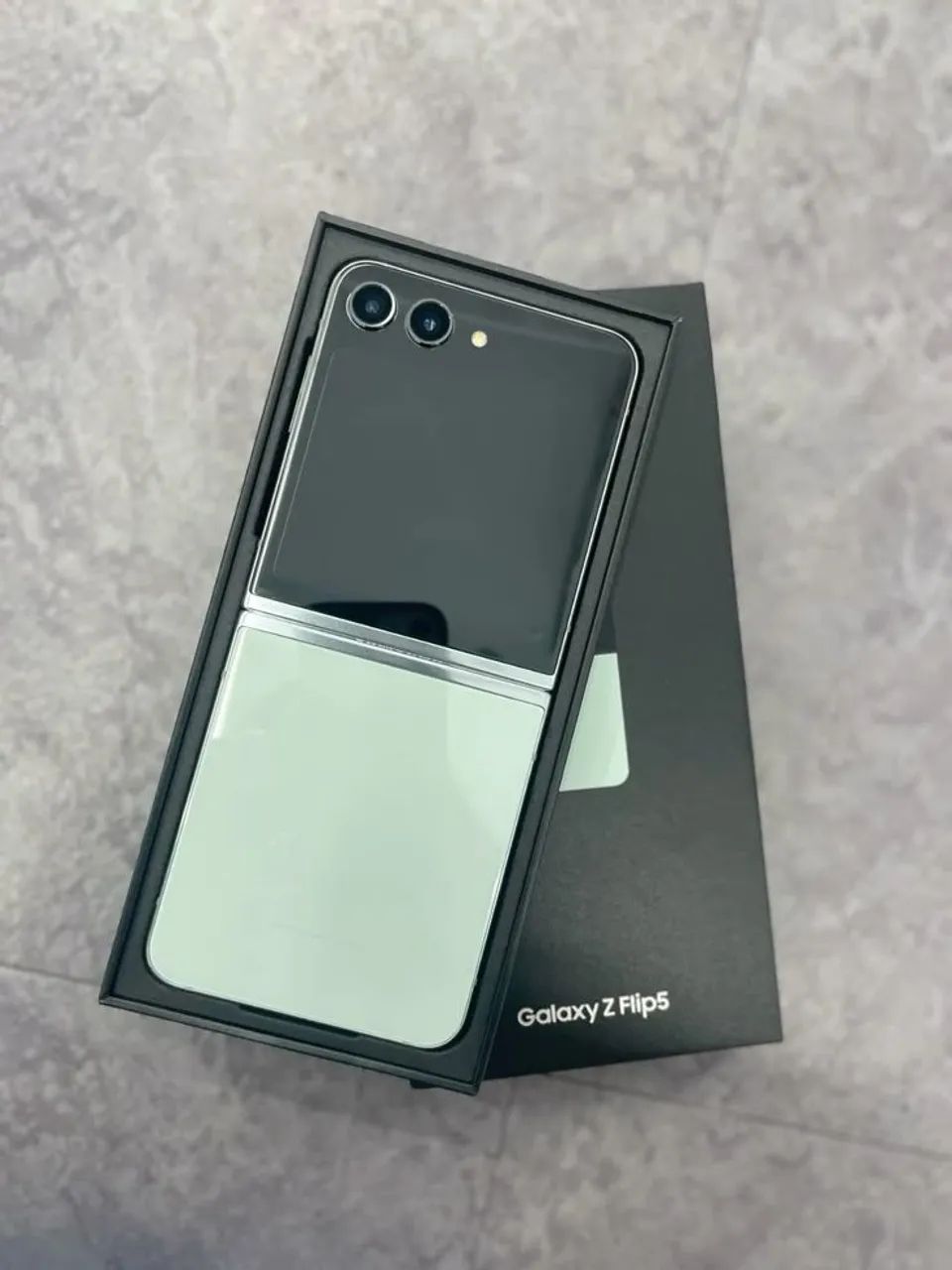 Sansung z flip 5  - Foto 2