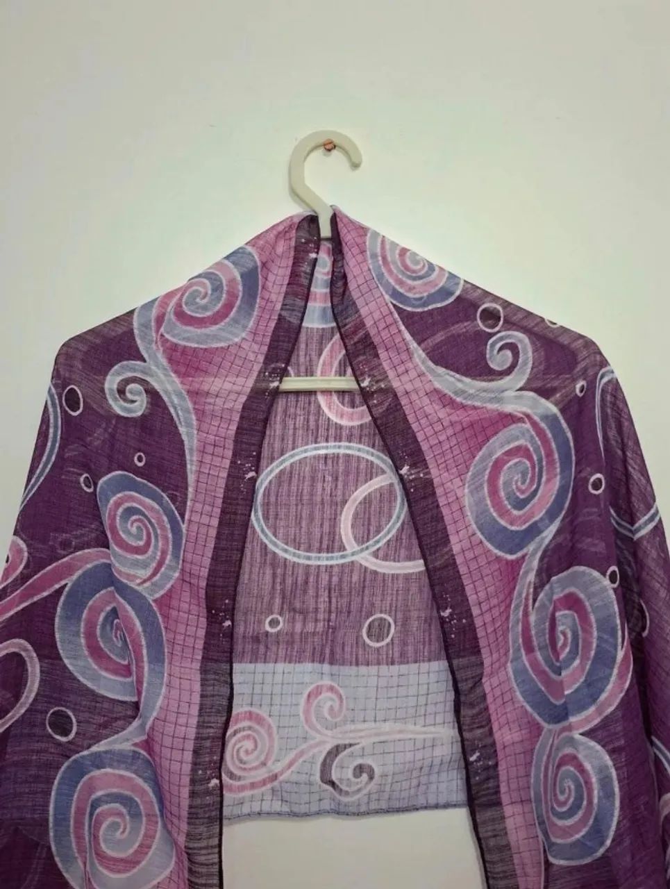 Lenço Echarpe Estampado Roxo Lilás - Novo (Nunca Usado) - Foto 2