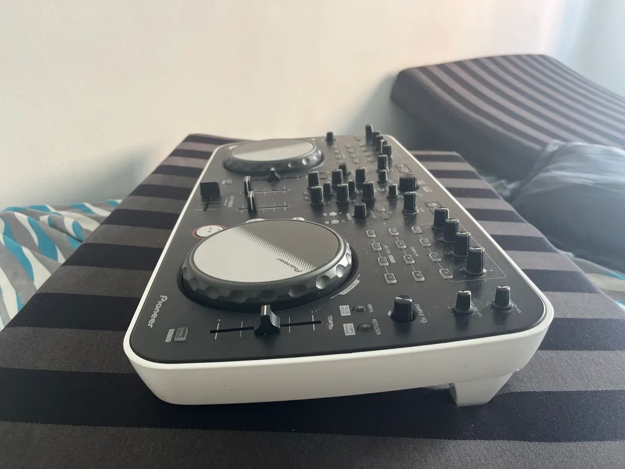 Controladora Pionner DDJ-ERGO  - Foto 2