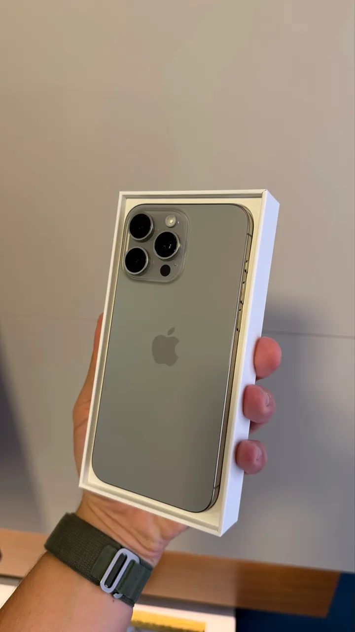 iPhone 15 Pro Max 256GB Natural Titanium, Seminovo impecável 86