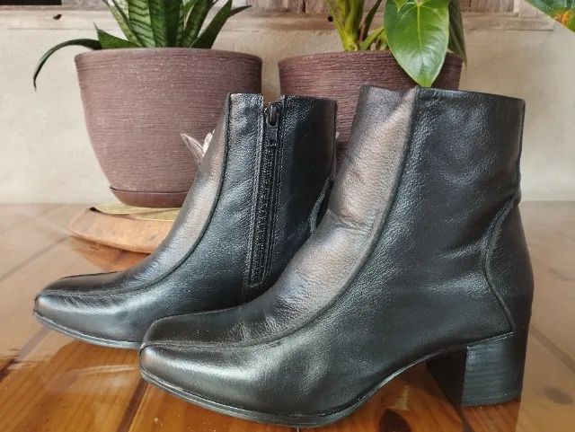 Bota de couro novinha n° 36/ Rangali / R$ 200,00 - Foto 2