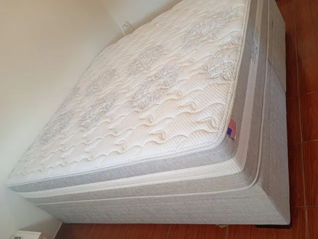 Cama de Casal King - Toque de Classe  Semi Nova - Foto 4