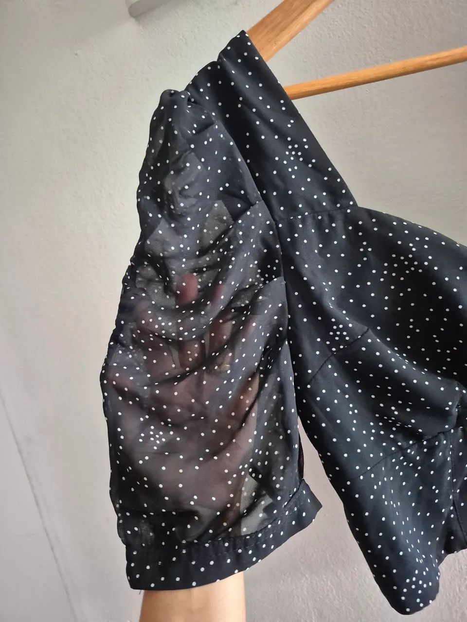 Cropped preto c bolinhas brancas novo! - Foto 3