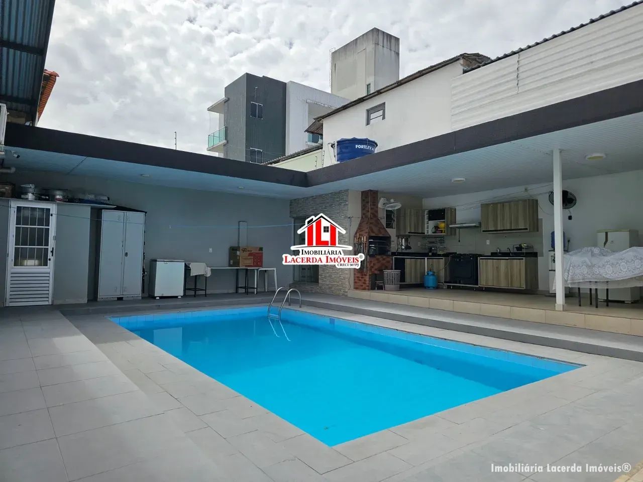 Casa no Conjunto Aruanã com 318m²  com 4 suítes em Compensa - Manaus - AM - Foto 4