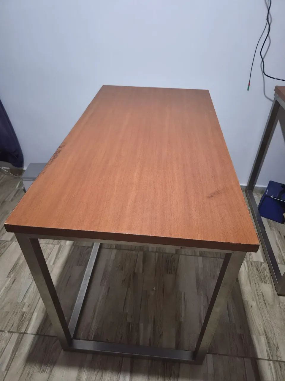 Mesa 1,30mx70cm extremamente resistente! - Foto 3