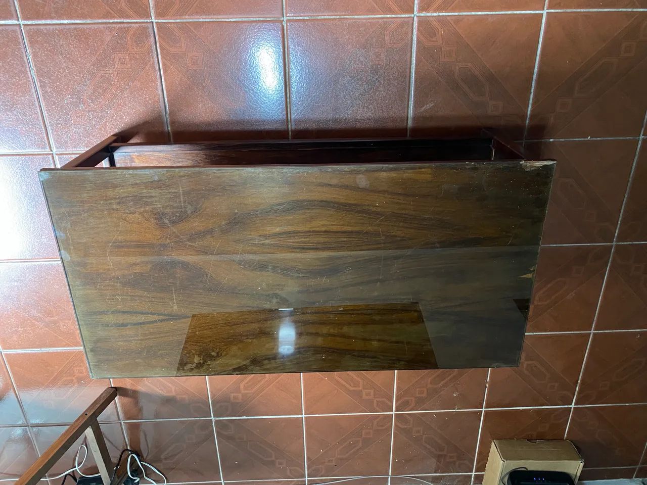Mesa de Centro em Madeira Maciça com Tampo de Vidro - Foto 2