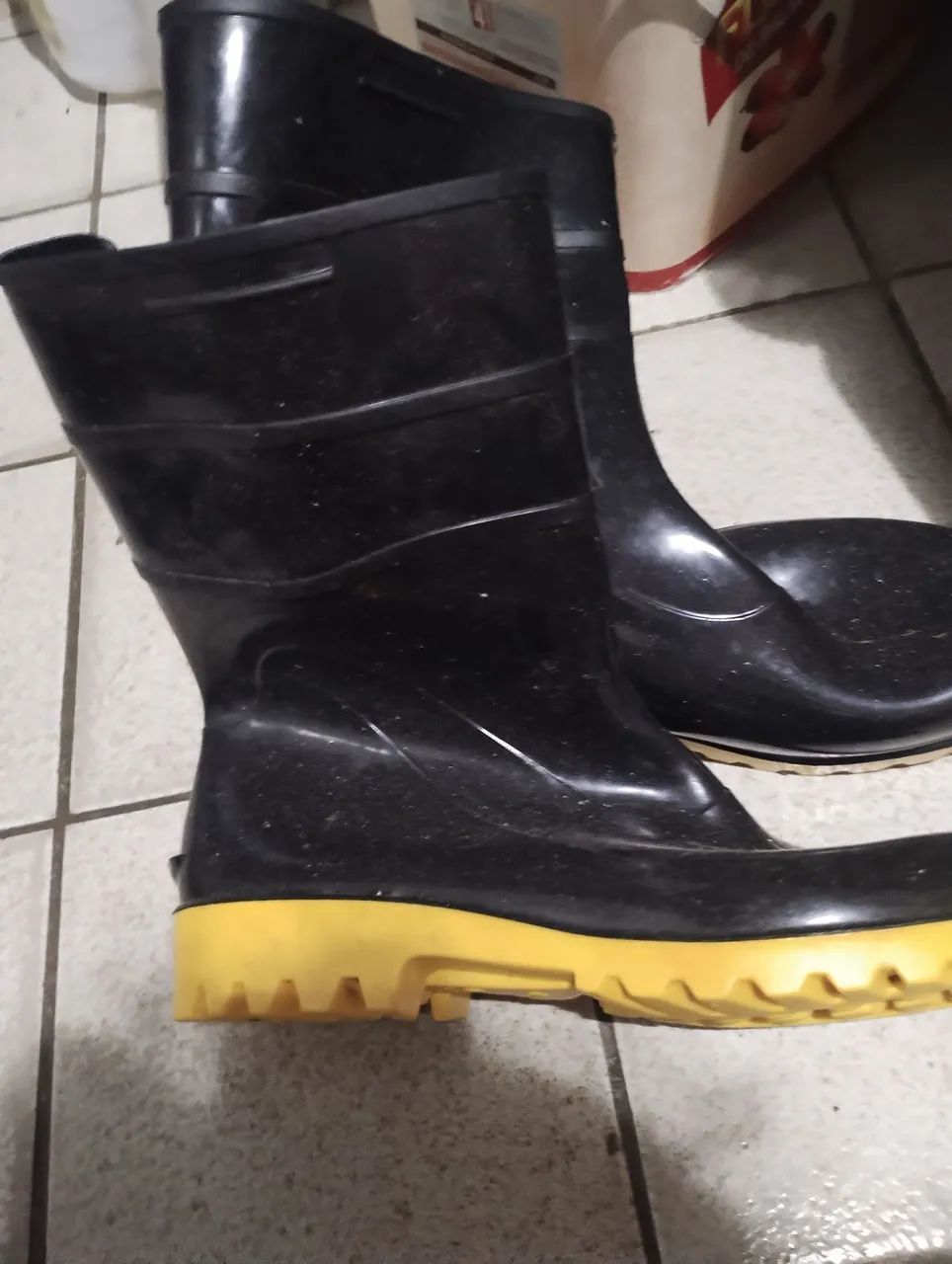 Bota de couro, número 44