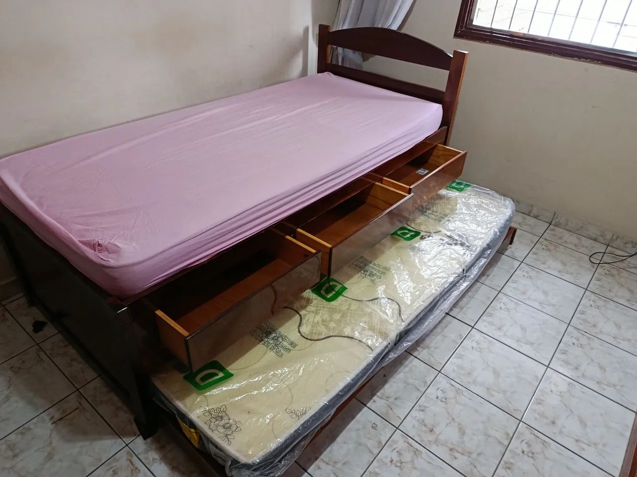 Bicama solteiro com gaveteiro e 2 colchões. - Foto 2