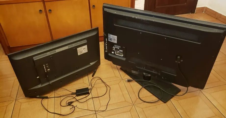 VENDO LOTE COM 2 TVs SAMSUNG PARA PEÇAS OU REPARO - Foto 4