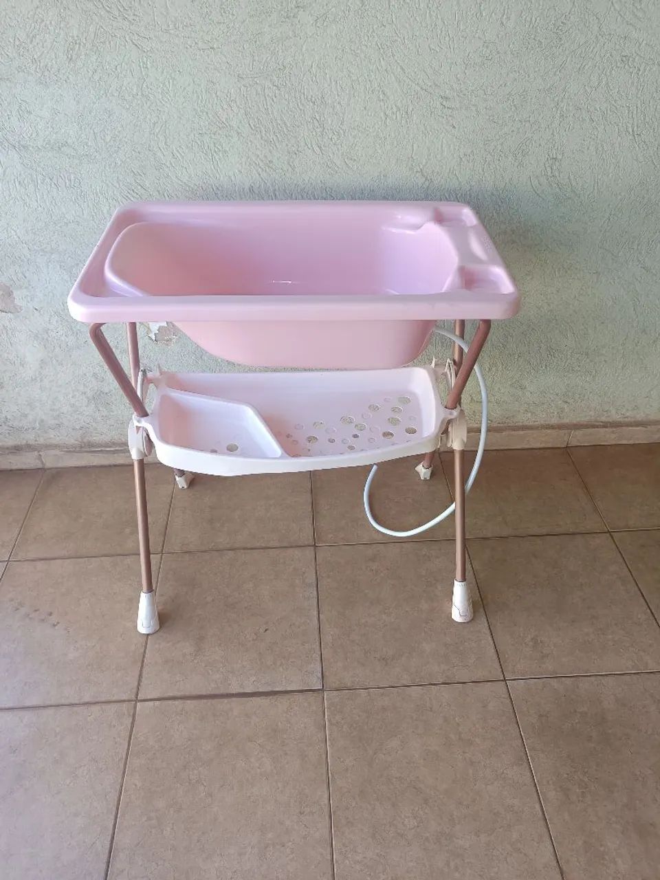 Banheira com suporte e porta objetos Galzerano rosa - Foto 5