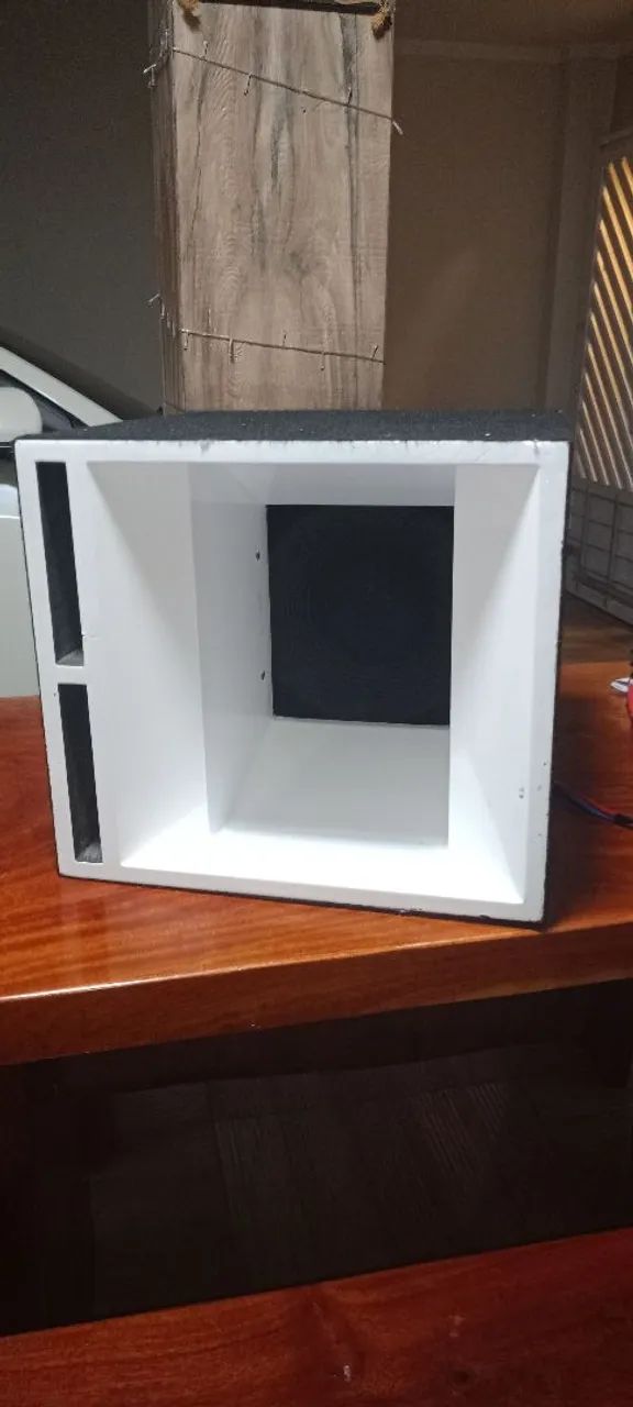 Caixa de Médio 12 Polegadas 