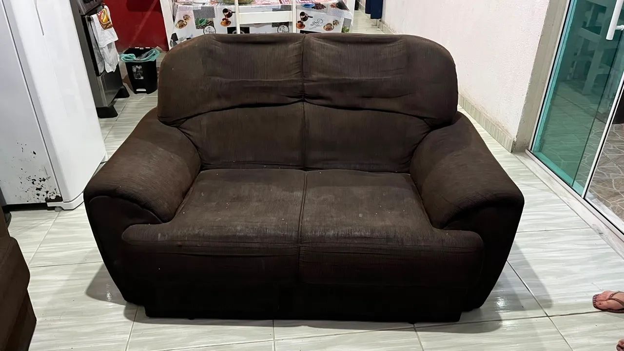 2 Sofás de 3 e 2 lugares  semi-novo de cor marrom  - Foto 2