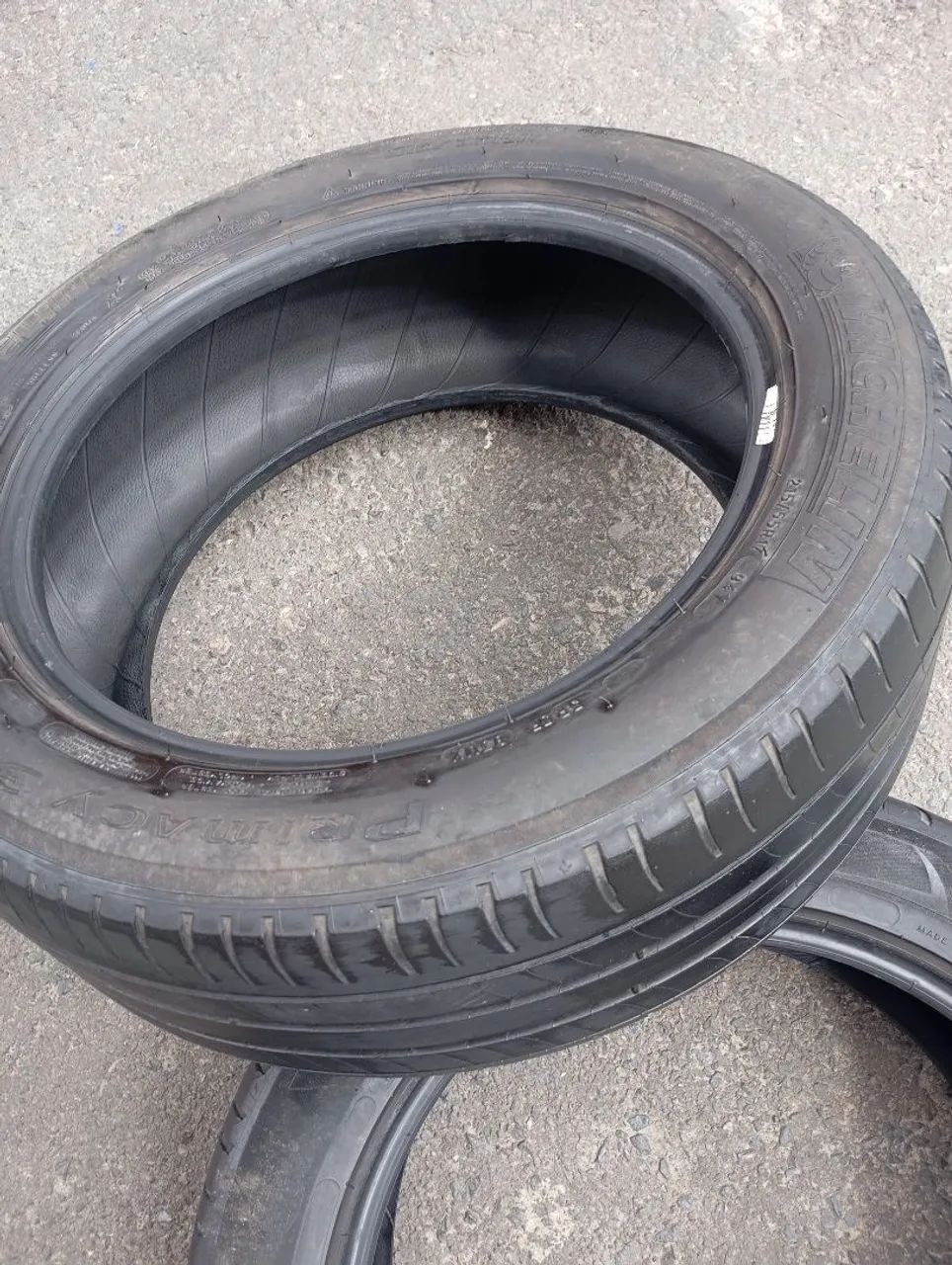 01 par de pneu Michelin 215/55 Aro 17 94 V 3R 3F  - Foto 4