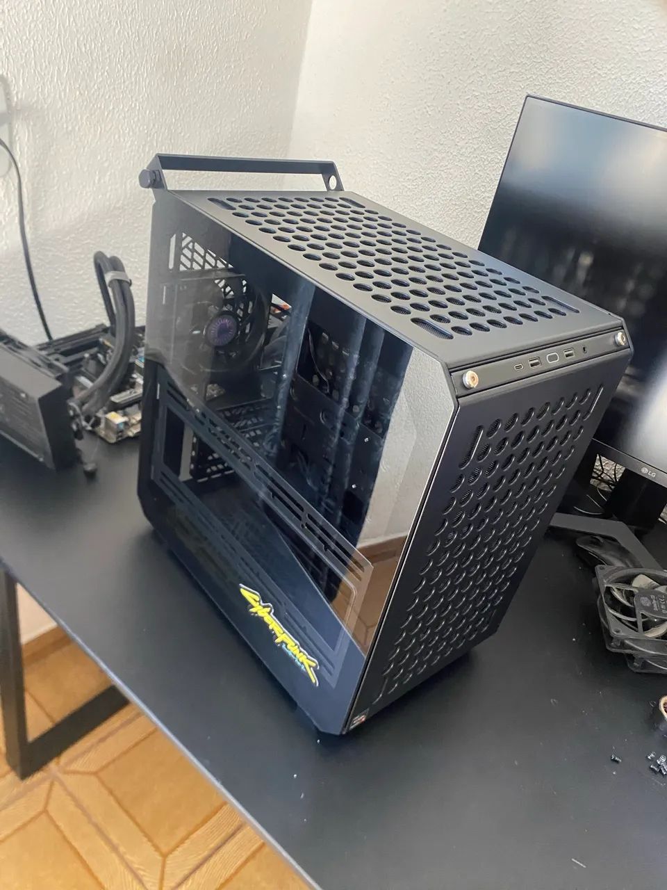 Gabinete cooler master Qube 500 