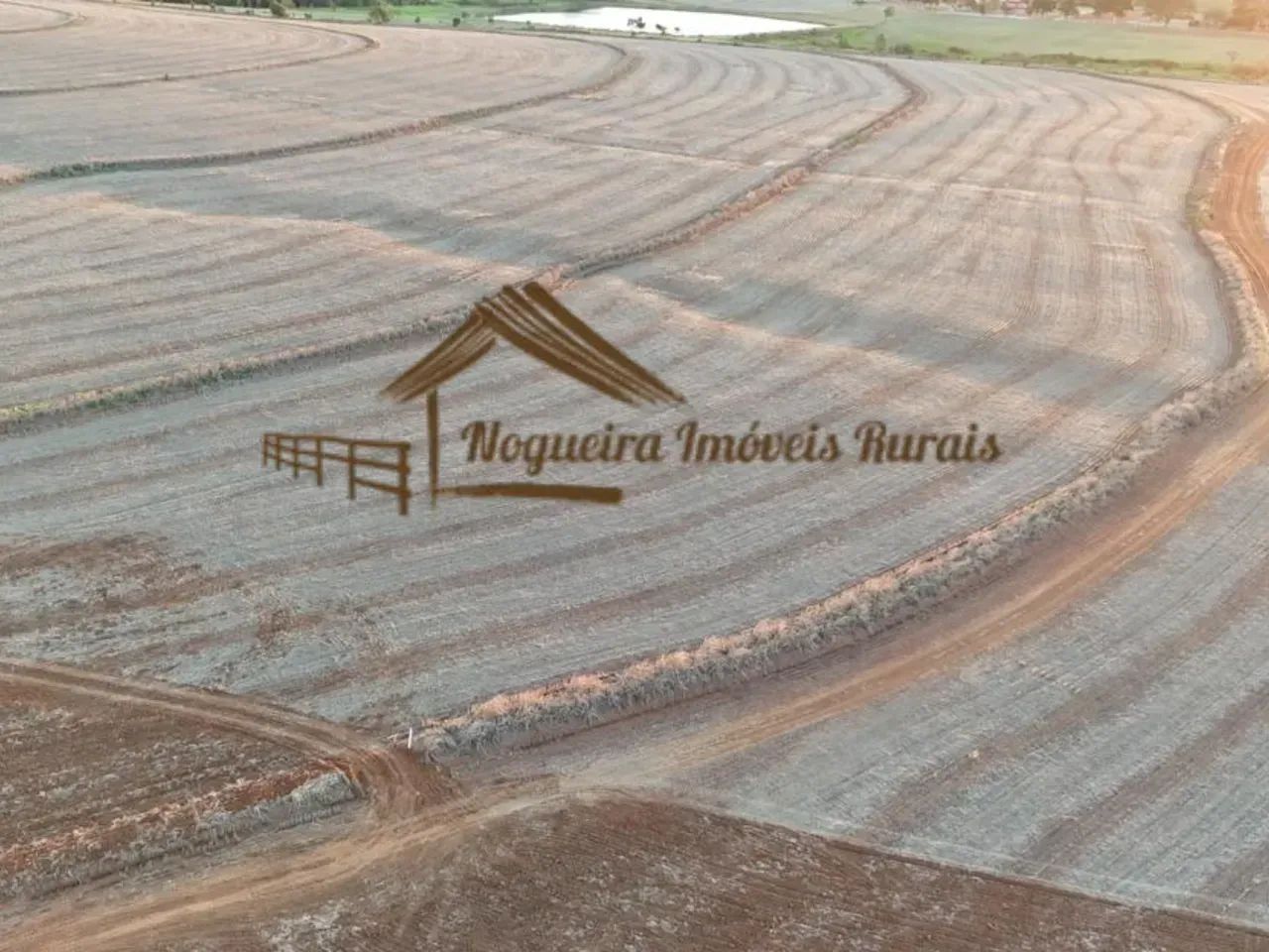 Sítio com 17 alqueires terra vermelha em Quadra/SP