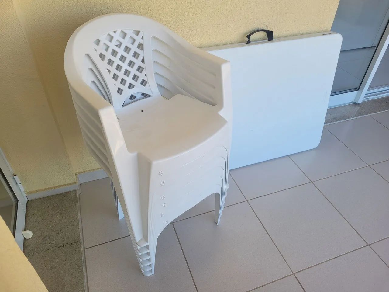 Mesa com cadeiras - Foto 2