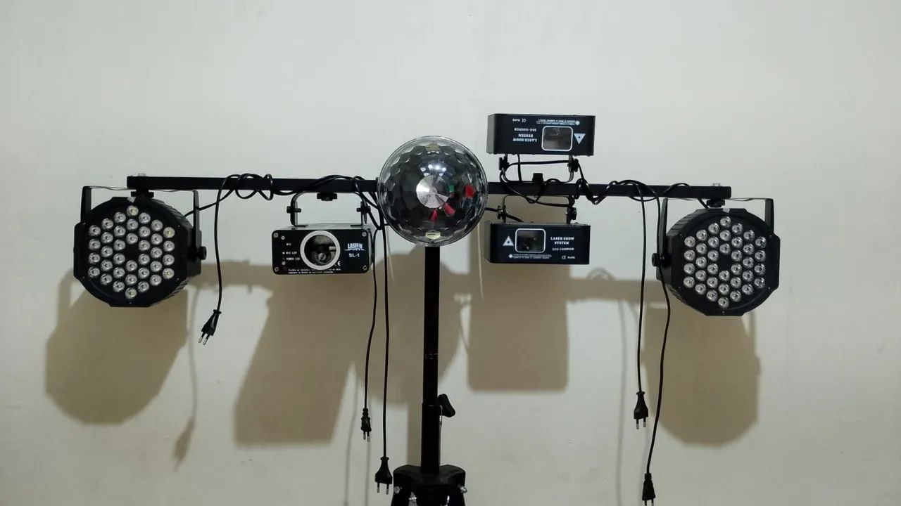 Kit completo iluminação pedestal e máquina de fumaça... - Foto 2