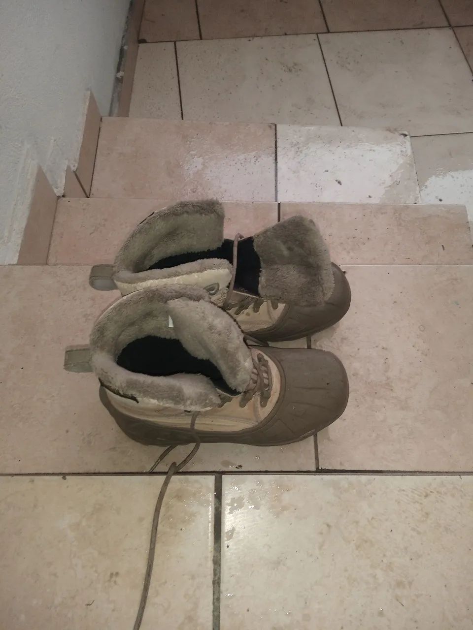 Bota de trilha. - Foto 2