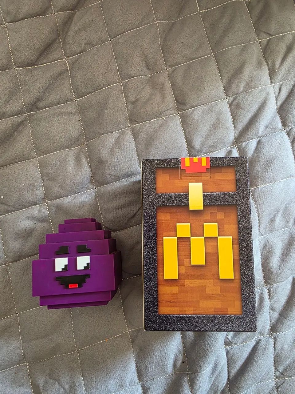 Ovo de Shake do McDonalds x Minecraft (Grimace egg)