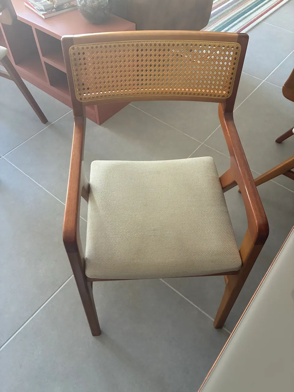 Vendo Mesa de sala com 8 Cadeiras  - Foto 3