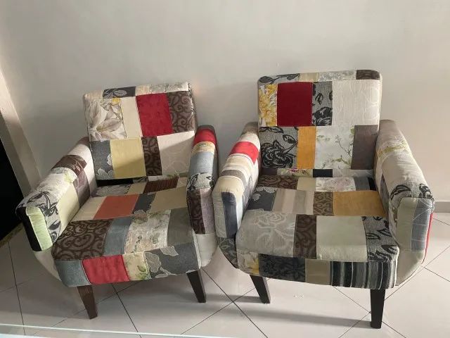 Par de Poltronas Patchwork Retrô ? Confortáveis e Conservadas