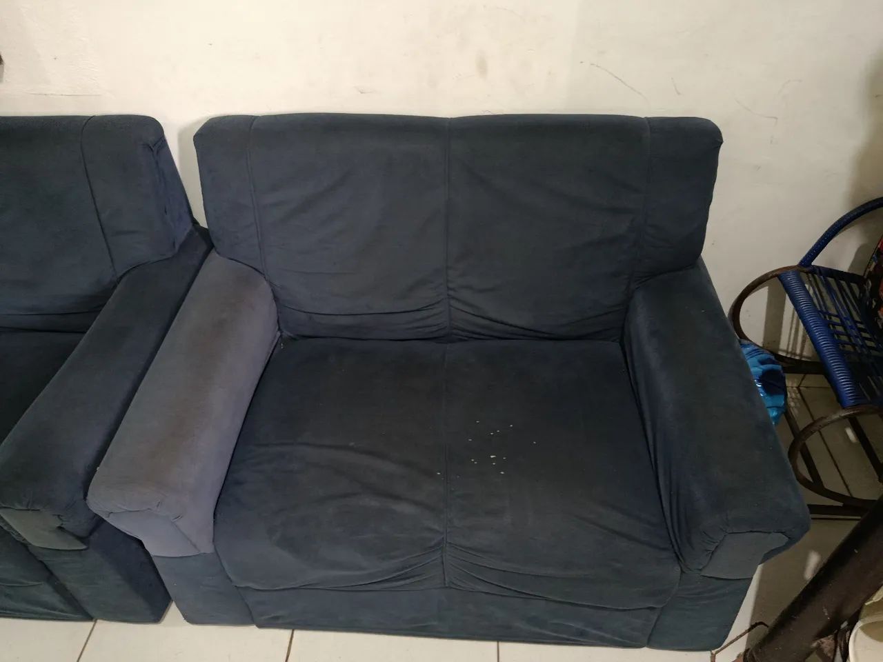 Vende-se um sofá 3lugar e um com dois lugar - Foto 4