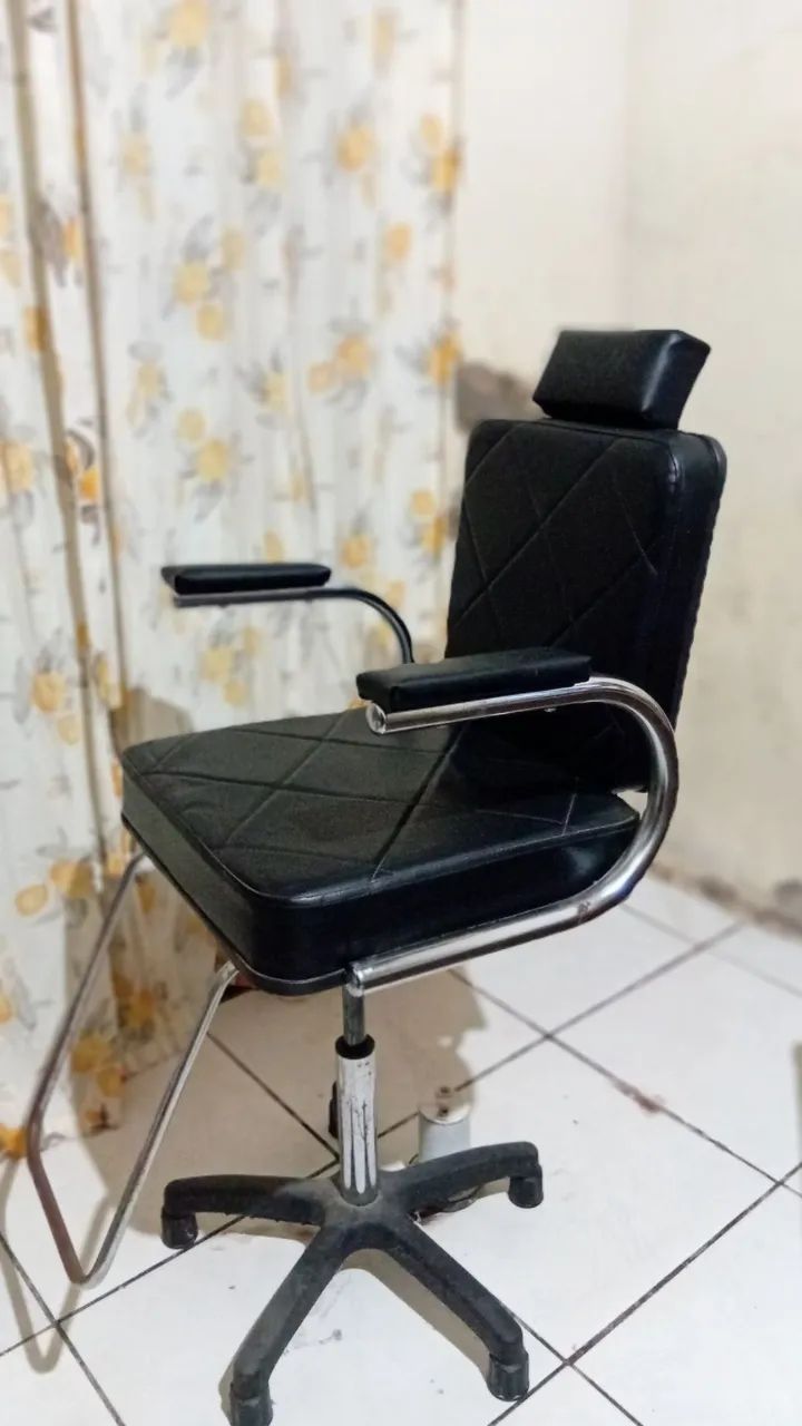 Cadeira para barbearia em perfeito estado! - Foto 3