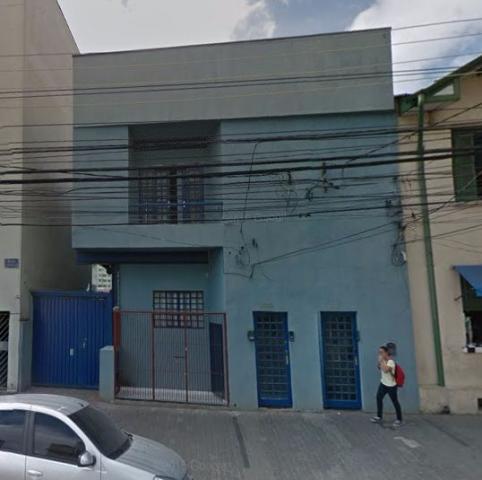 2 dorms. com área de serviço e quintal na Liberdade