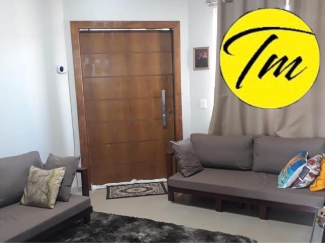Casa em lote de 800m²