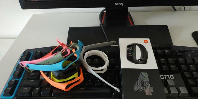 Xiaomi MiBand 4 + Pulseira extra