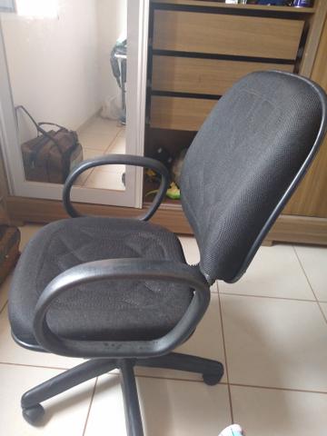 Cadeira de escritório Bem Conservada - Foto 2