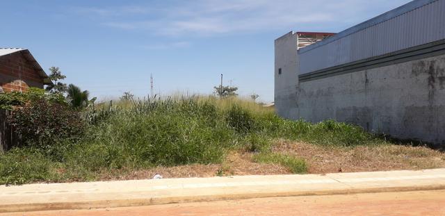 Terrenos no loteamento farhat. loteamento ao lado da espoacre medindo 10 x 25