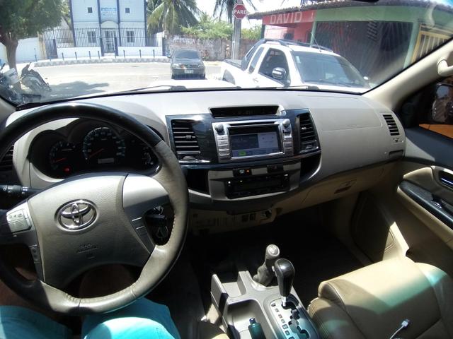 Toyota Hilux SW4 13/13 - Foto 2
