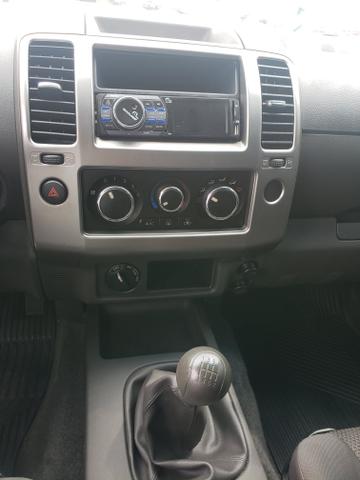 Nissan frontier 4x4 baixo km - Foto 6