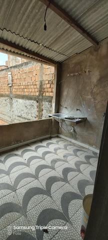 Aluga-se ou dende se uma casa 2/4 - Foto 4