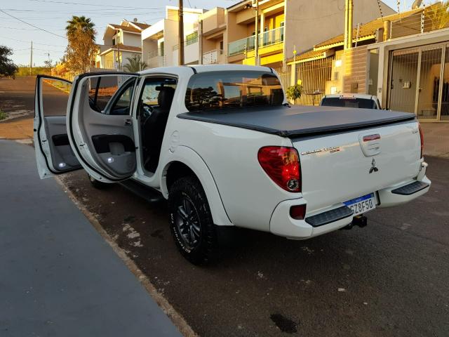Mitsubishi L200 Triton HPE 3.2 2015 Automática - Foto 14