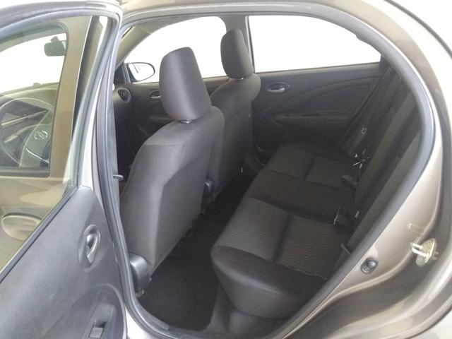 ETIOS Hatch X 1.3L Flex Manual 2019 - Foto 13
