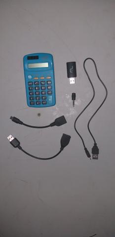 Calculadora e cabos