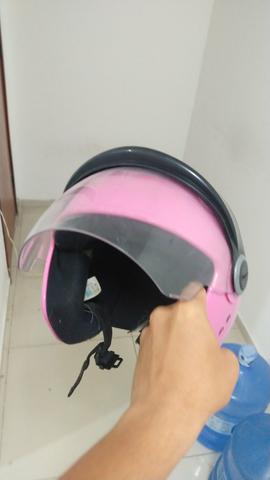 Vendo Capacete Rosa muito novo - Foto 3