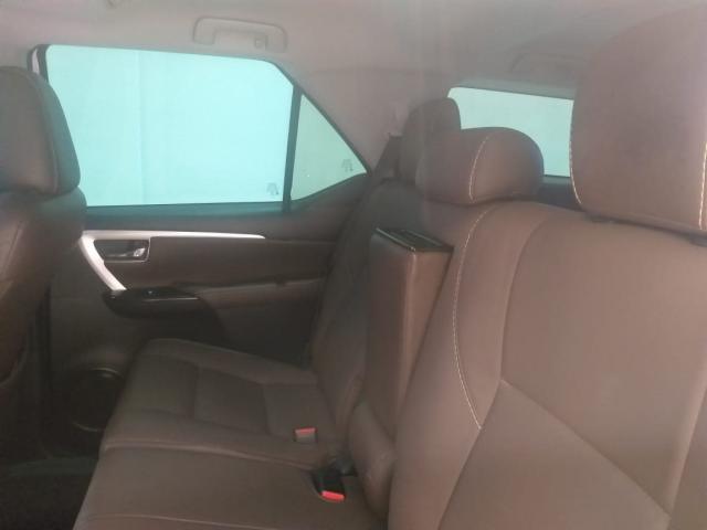 HILUX SW4 2017/2017 2.7 SR 7 LUGARES 4X2 16V FLEX 4P AUTOMÁTICO - Foto 10