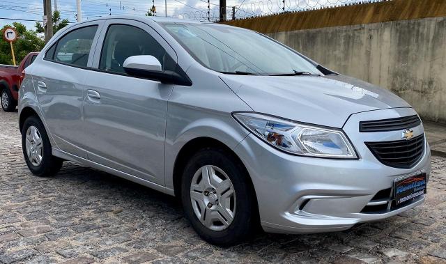 ONIX 2017 completo com apenas 33 mil km - Foto 2