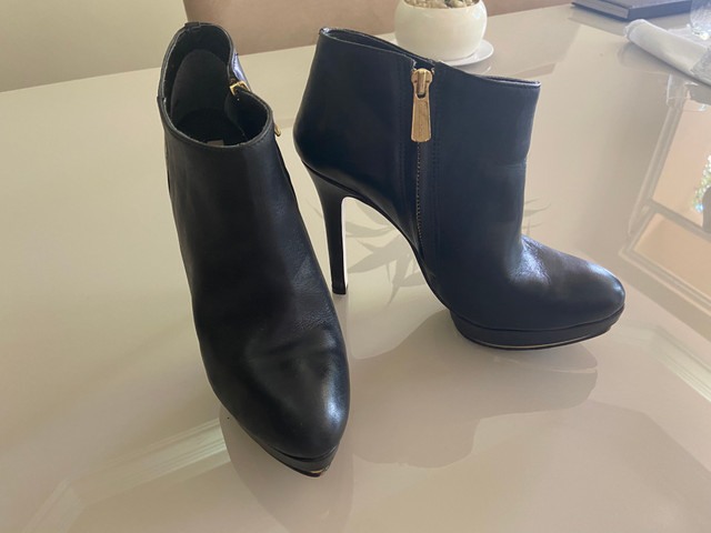 bota peep toe