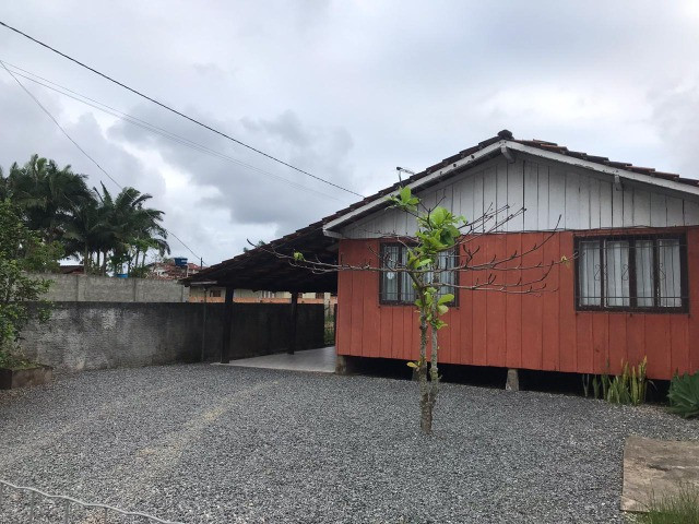 Aluga- se casa na praia da Enseada- São Francisco do Sul- SC - Foto 2