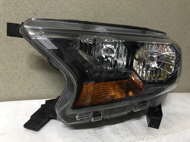 Farol Ford Ranger Máscara negra  - Foto 3