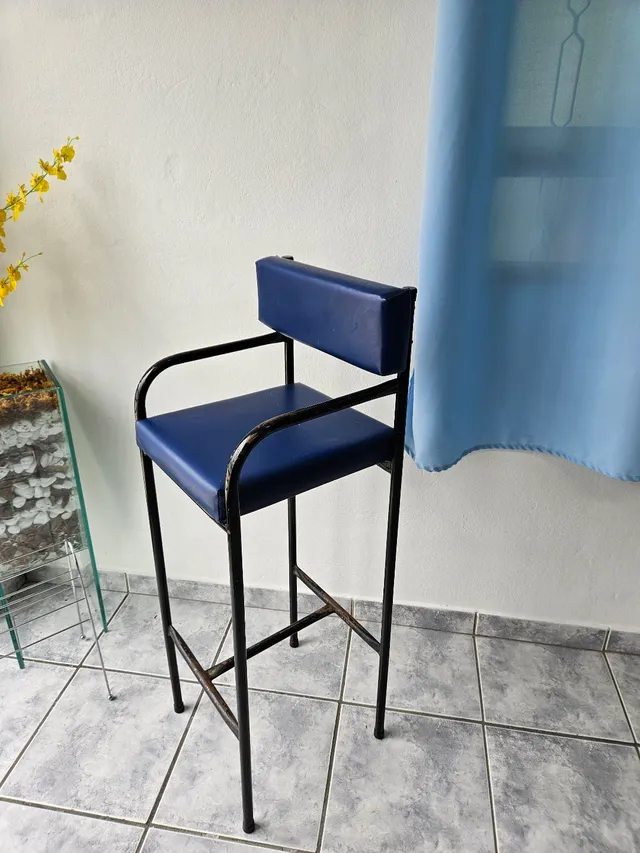 Cadeira de Barbeiro Malbec Infantil Base a Gás Kixiki Azul Escuro