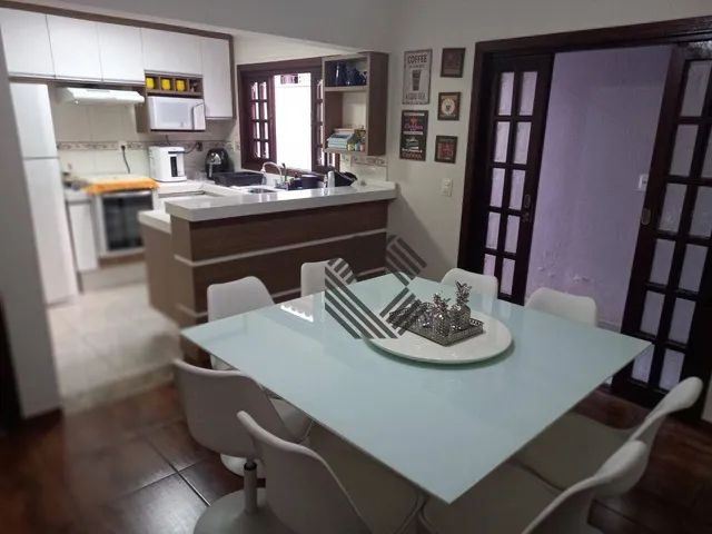 Casa à venda com 03 quartos na Vila Assis em Sorocaba/SP.