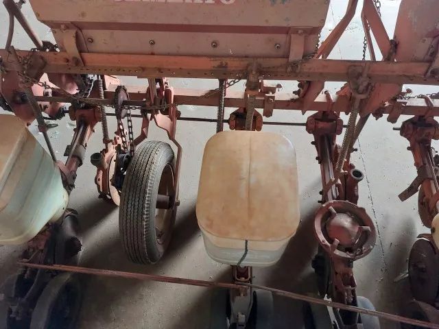 Semeadora/Semeadeira Plantadeira - Semeato 5 linhas PH5