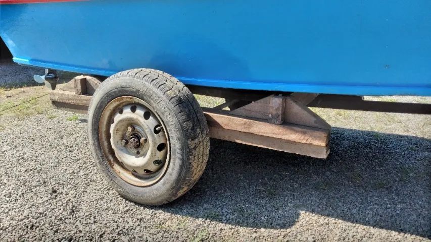 Barco de madeira naval + motor de popa 6 hp - Foto 7